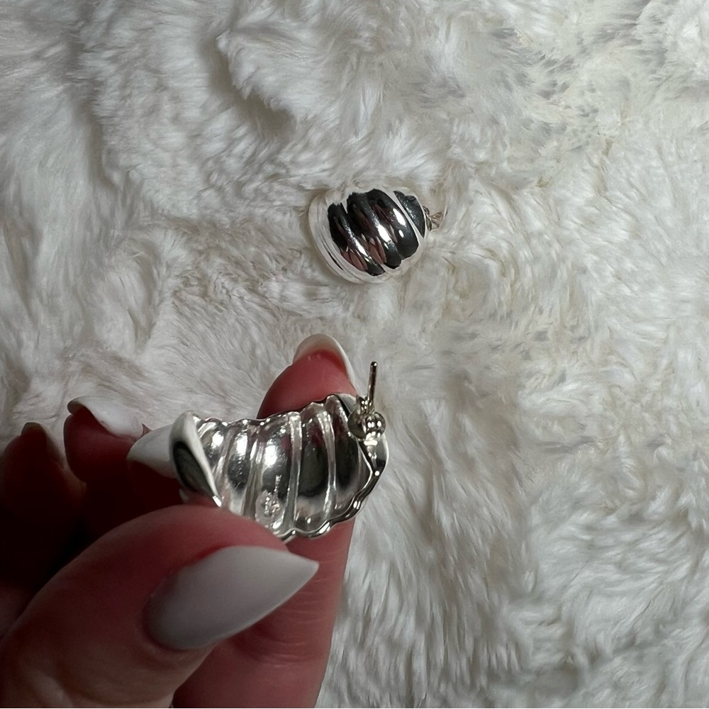 Silver Shell Earrings - Picture 3 of 4